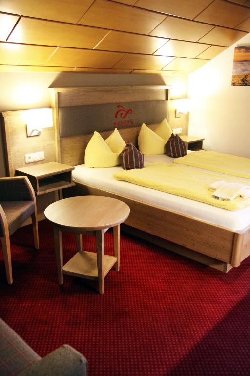 Postel nebo postele na pokoji v ubytování Waldhotel Seebachschleife
