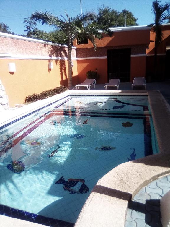 CASA FERCER BIG MEXICAN STYLE HOUSE & POOL