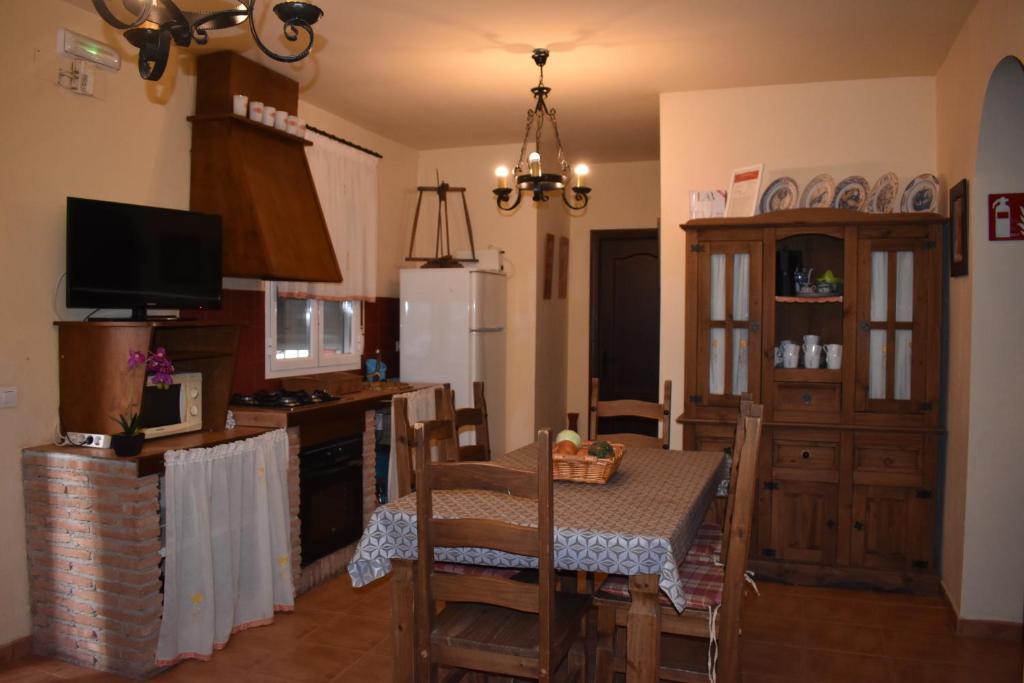 Kuchyň nebo kuchyňský kout v ubytování Alojamientos Rurales la Loma