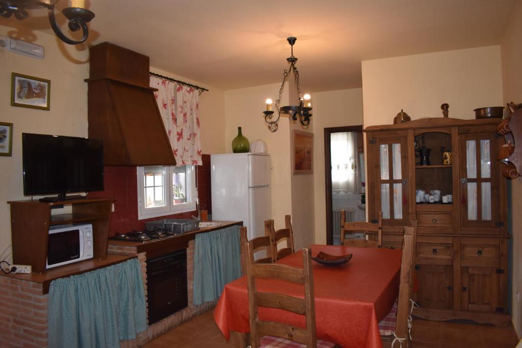 Kuchyň nebo kuchyňský kout v ubytování Alojamientos Rurales la Loma