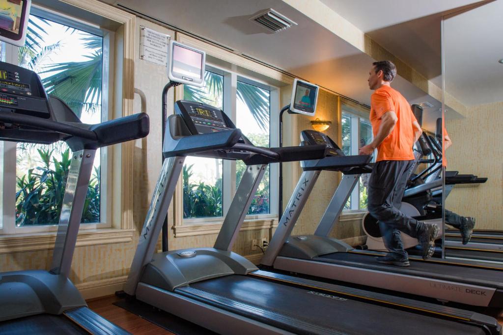Fitness centrum a/nebo fitness zařízení v ubytování The Lago Mar Beach Resort and Club