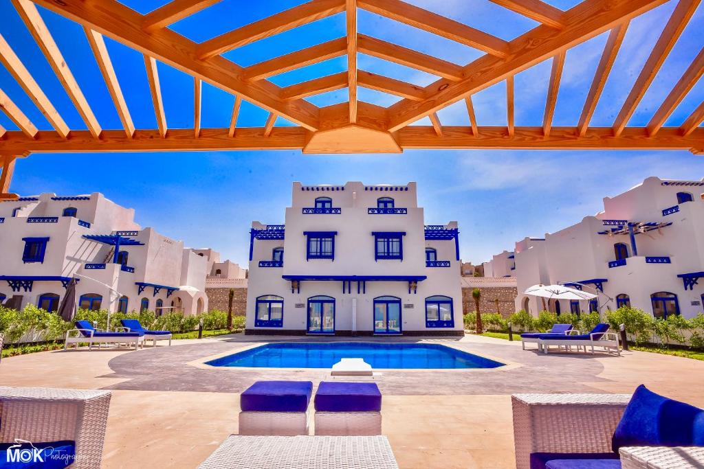 Bazén v ubytování Luxury Villa with pool in Hurghada nebo v jeho okolí