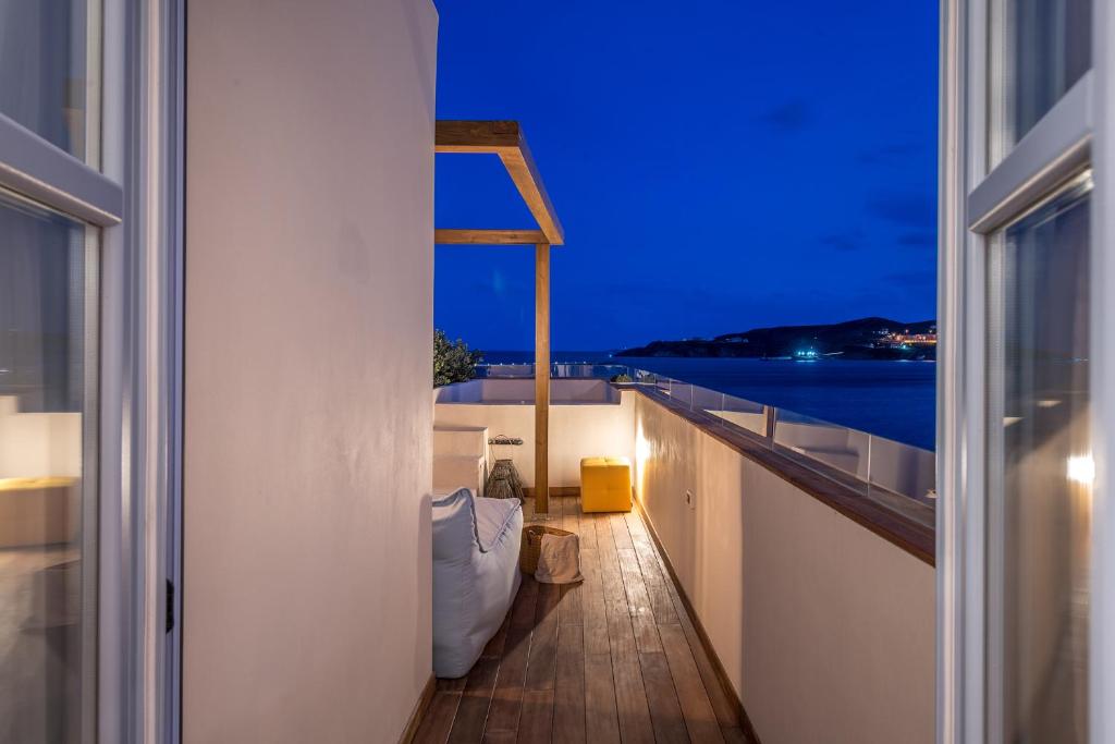 Fotografie z fotogalerie ubytování Shapes Luxury Suites v destinaci Ermupoli