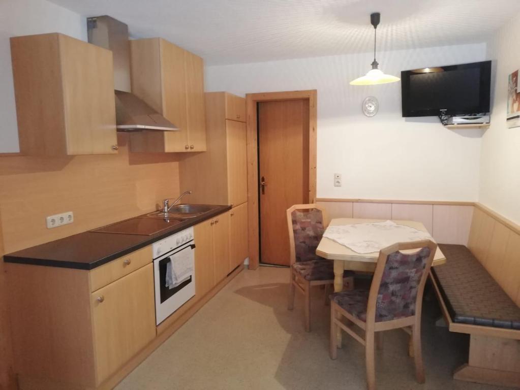 Kuchyňa alebo kuchynka v ubytovaní Ferienhaus Eiter
