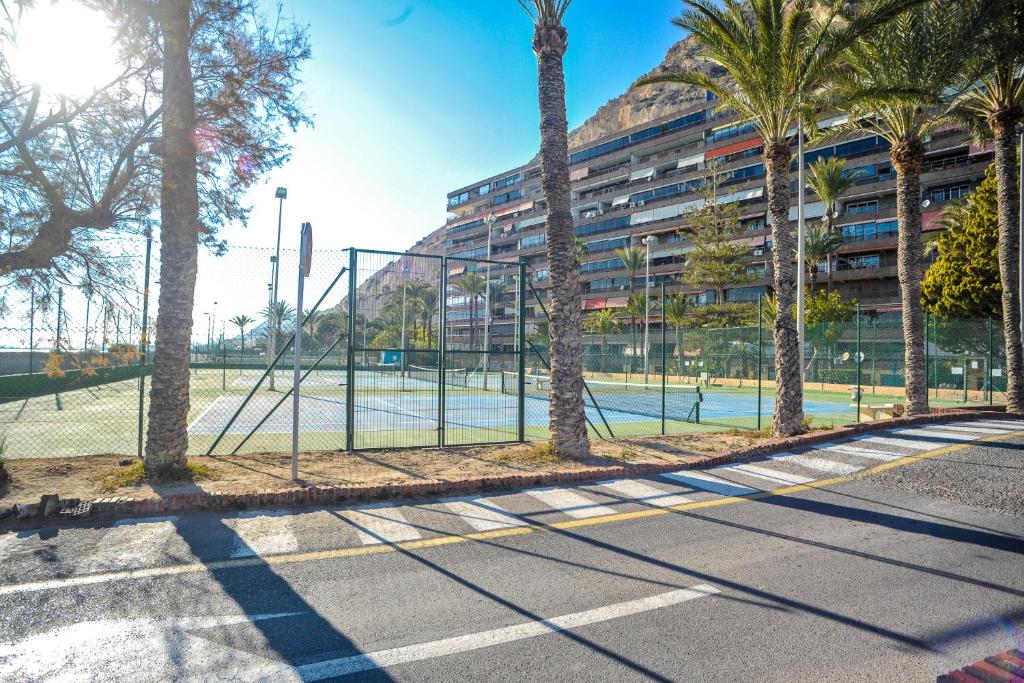 Rocafel 5º, Alicante – Precios actualizados 2023