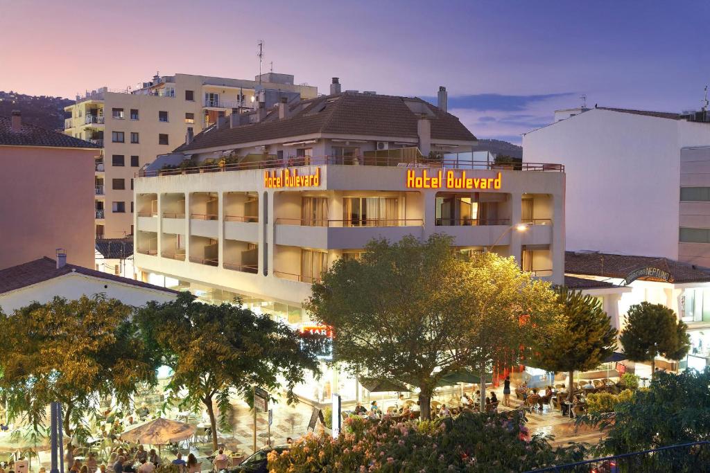 Budova, kde se hotel nachází