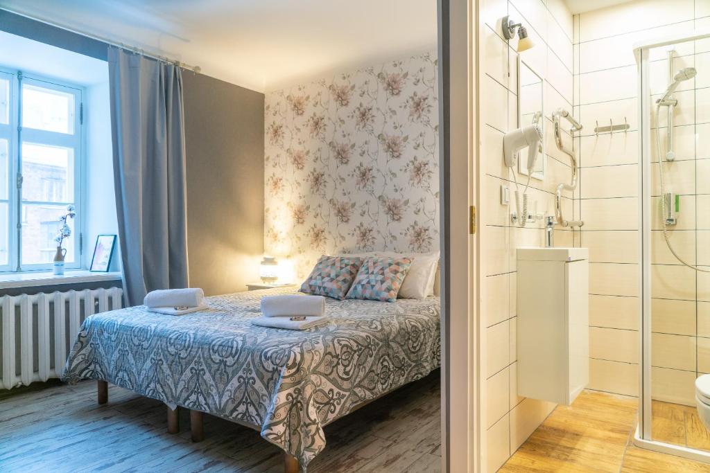 Godart Rooms Guesthouse - Quarto Duplo Pequeno Com Vista Pátio