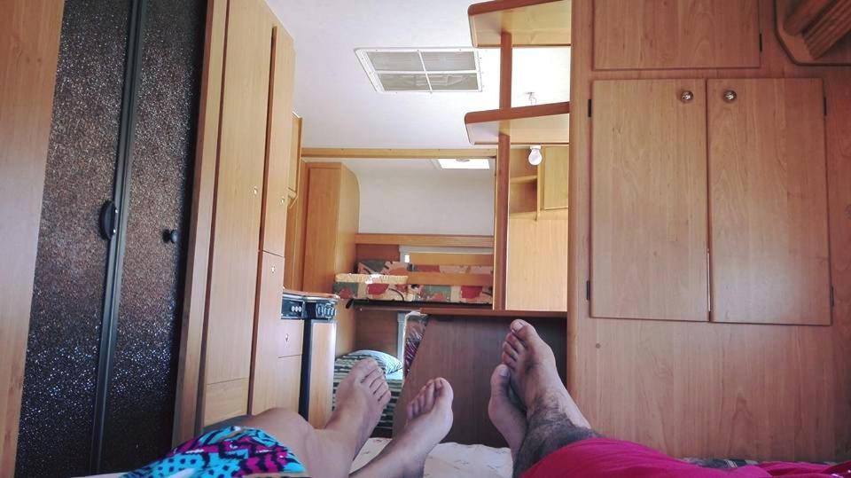 Kuchyň nebo kuchyňský kout v ubytování Sosta Camper La Specchia