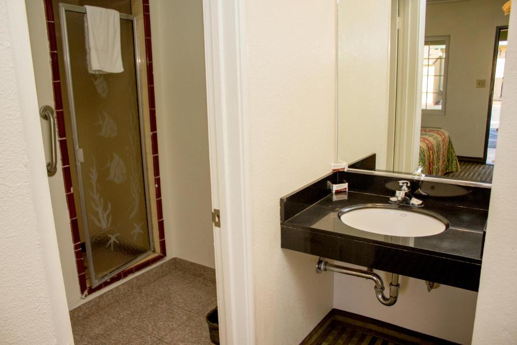 King's Rest Motel - Queen Room - No Fumar