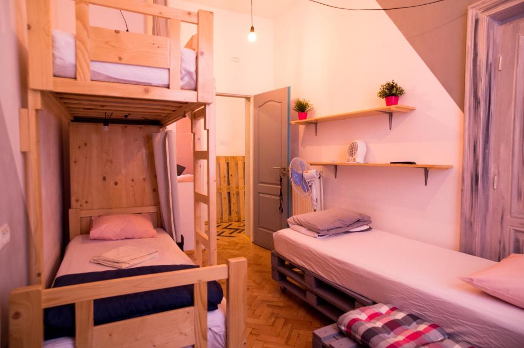 Postel nebo postele na pokoji v ubytování Cloud 9 Living