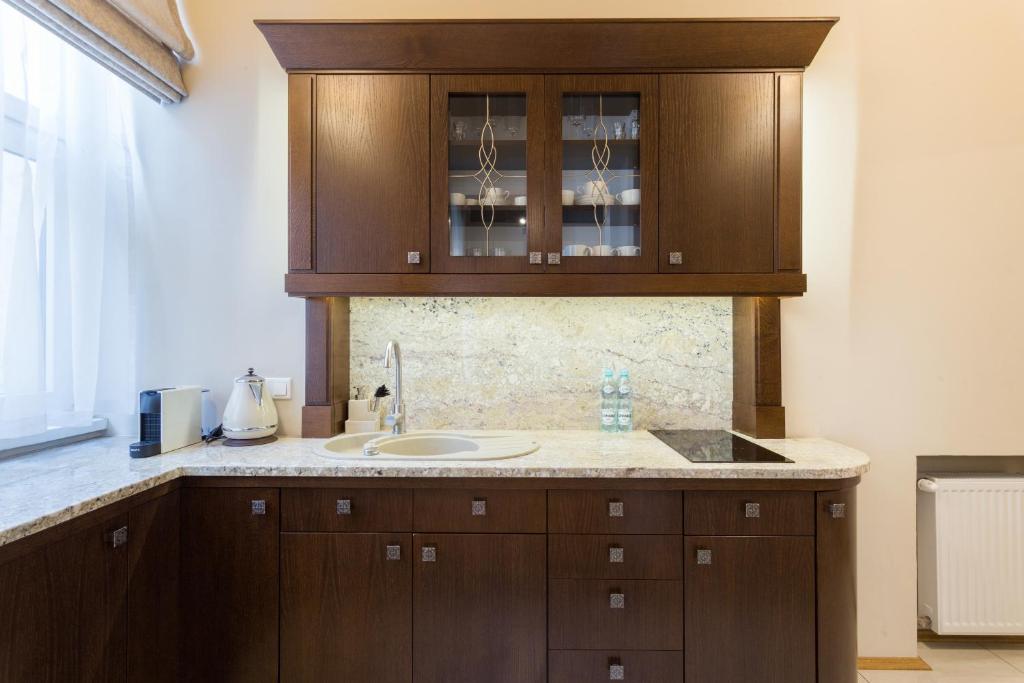 MR 3 Apartments - 12