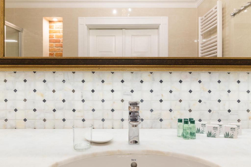 MR 3 Apartments - 10