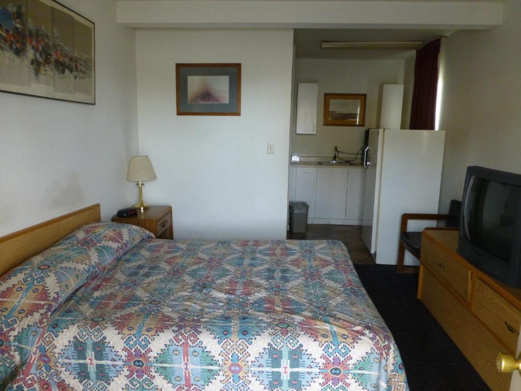 Postel nebo postele na pokoji v ubytování Umatilla Inn & Suites