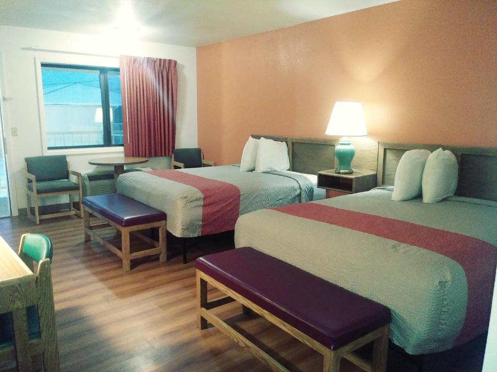 Postel nebo postele na pokoji v ubytování Motel 6-Madras, OR