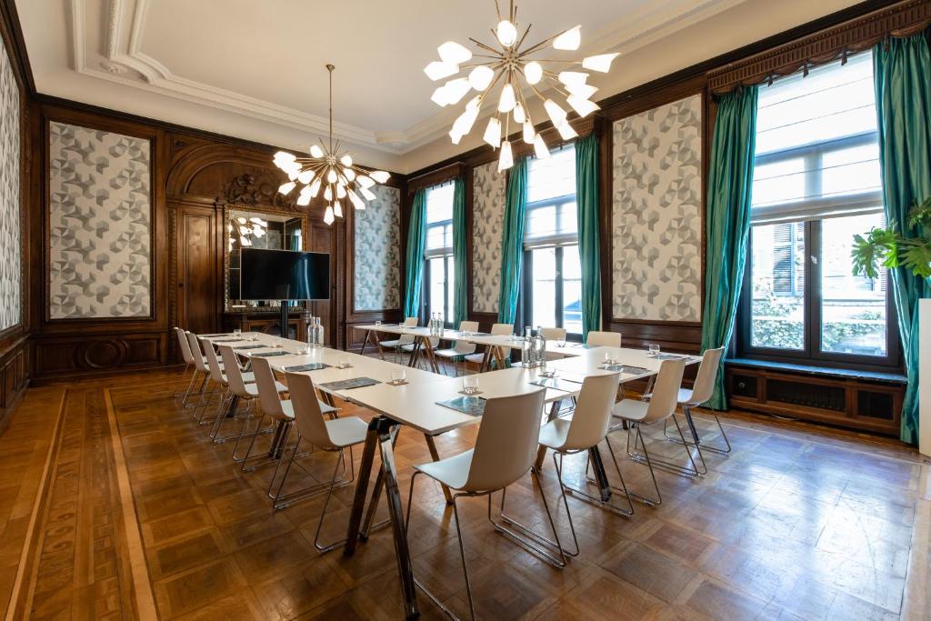 Restaurace v ubytování Hotel FRANQ