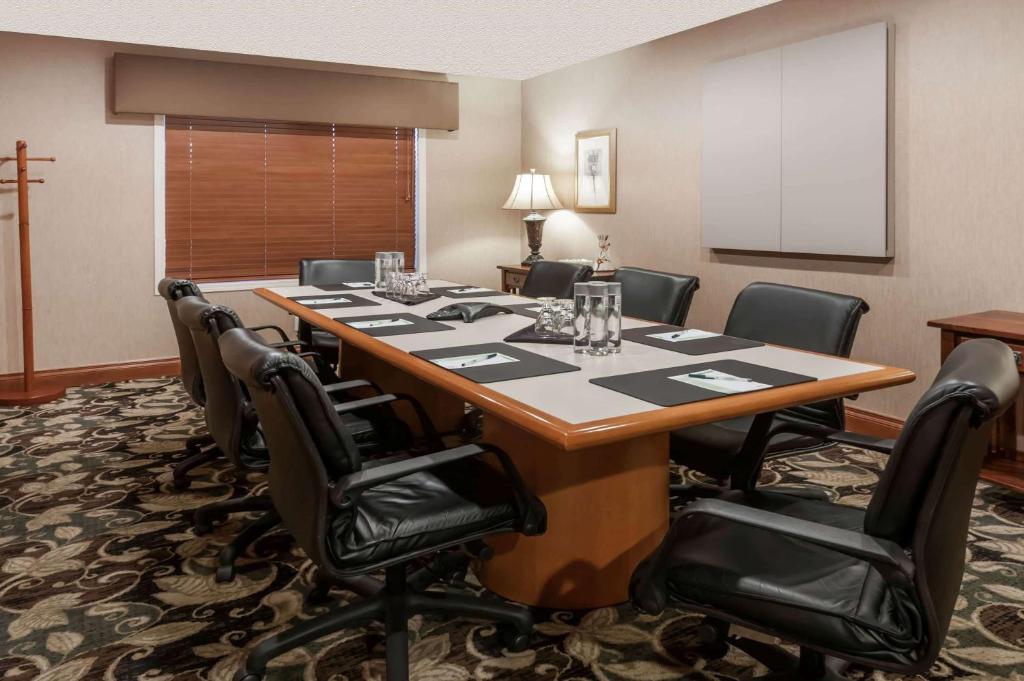 Wingate by Wyndham - Edmonton West - Resim 31