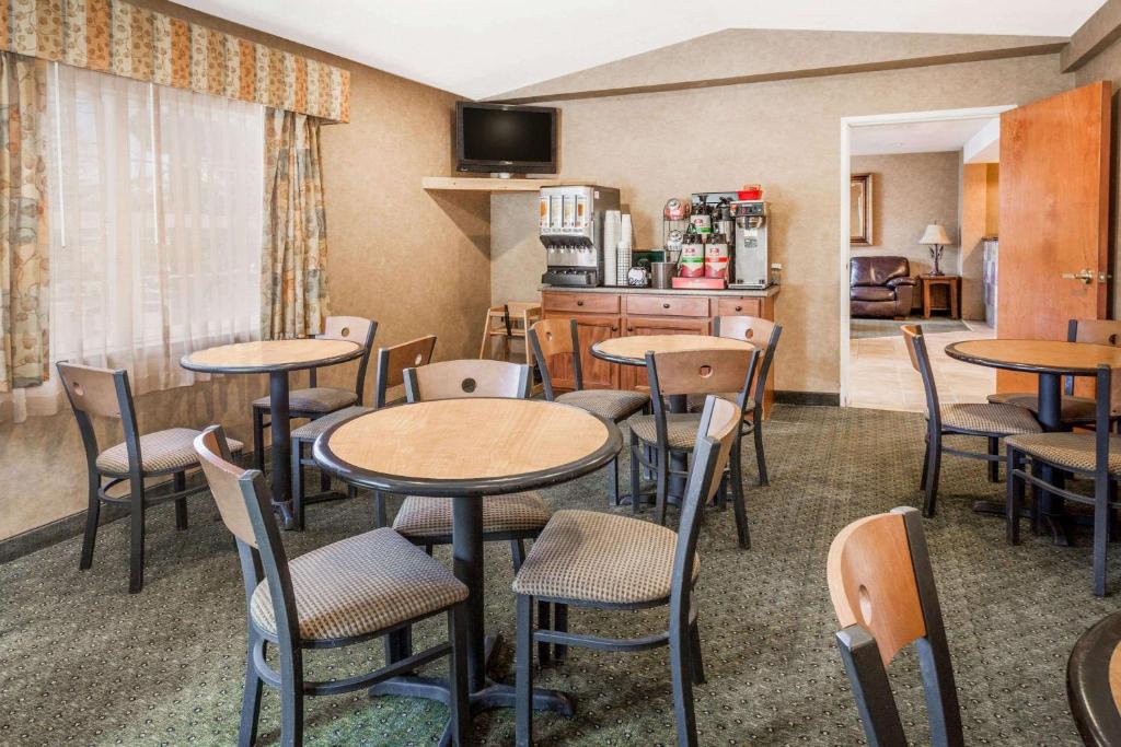 Ramada by Wyndham Frisco photo