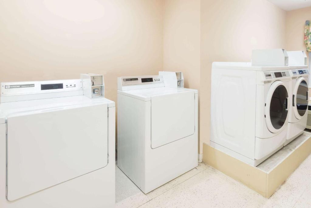 Grundriss der Unterkunft Microtel Inn &amp; Suites by Wyndham Uncasville Casino Area