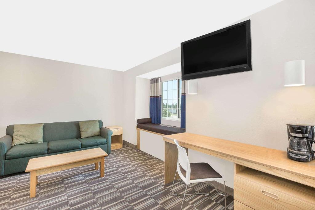 MICROTEL Inn and Suites - Ames - Studio Suite With Two Queen Beds - Non-Smoking