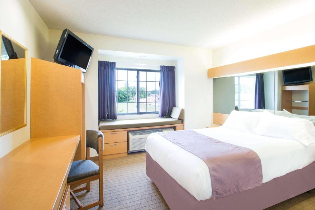 Microtel Inn & Suites by Wyndham Plattsburgh photo