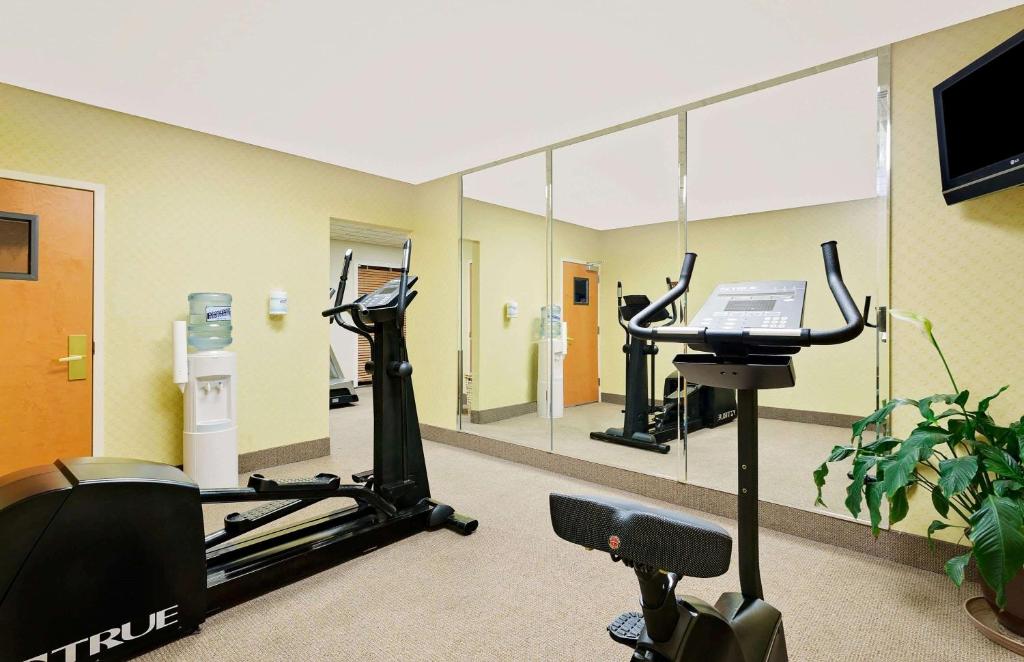 Fitness centrum a/nebo fitness zařízení v ubytování Wingate by Wyndham Destin