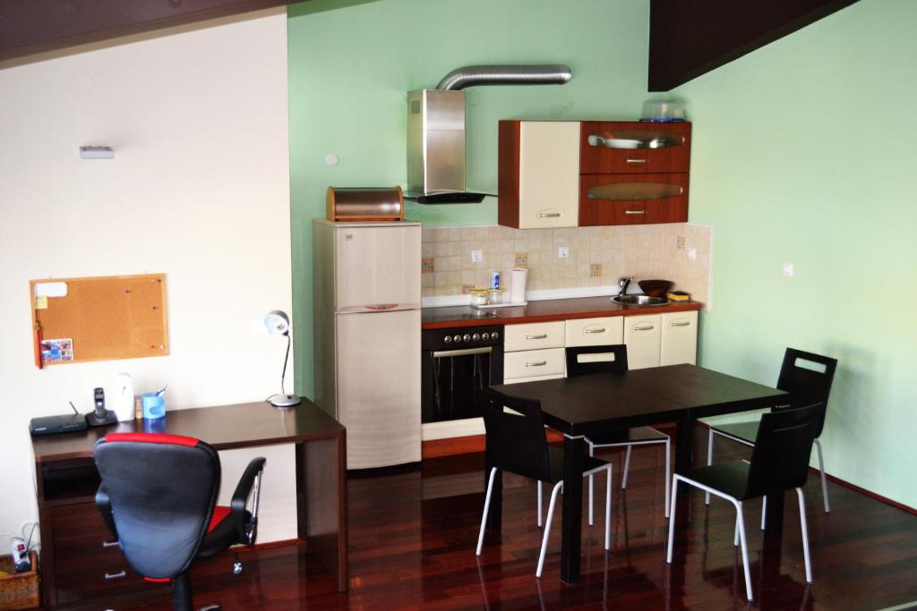Una cocina o zona de cocina en Apartment Vesna Doc