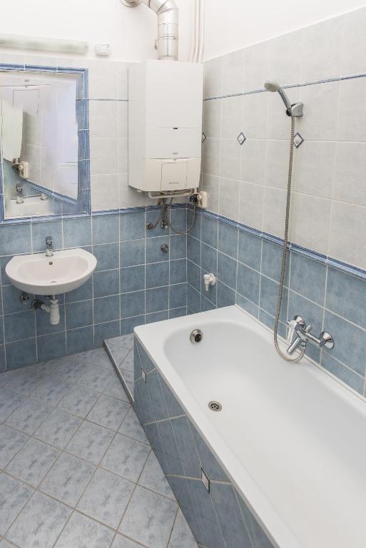 Anker Apartman Kaposvár - Apartamento De Una Habitación