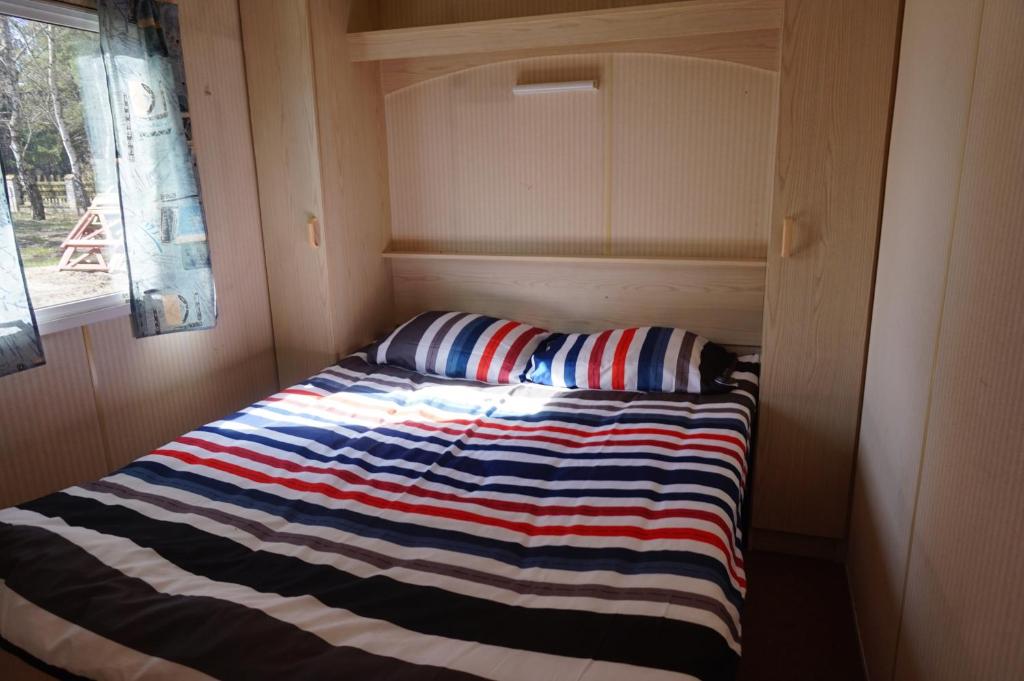 Postel nebo postele na pokoji v ubytování Sunrise Camp Łazy