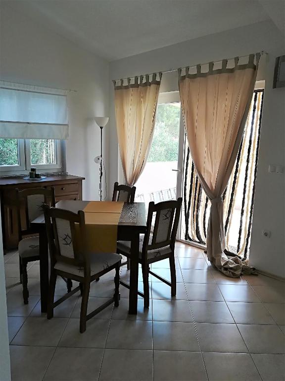 Fotografia z galérie ubytovania Apartman Rosanda 1 v destinácii Premuda