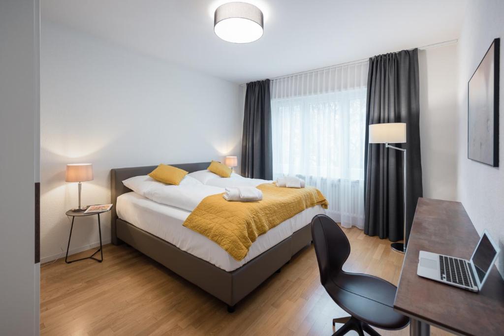 
Apartment with Balcony
