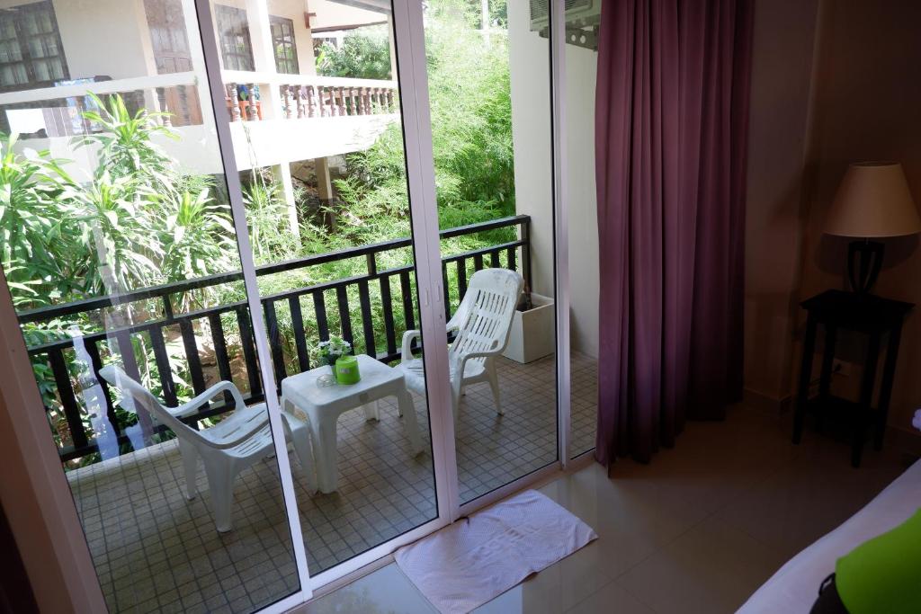 Kata Beachwalk Hotel and Bungalows - Resim 34