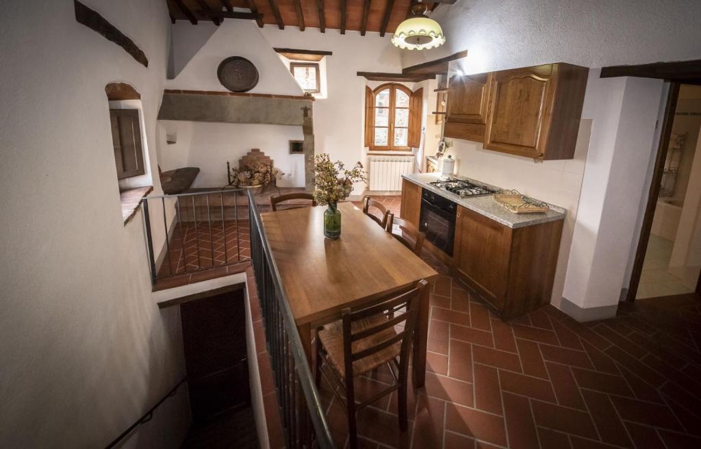 Kuchyňa alebo kuchynka v ubytovaní Casa Selvolini - VOLPAIA