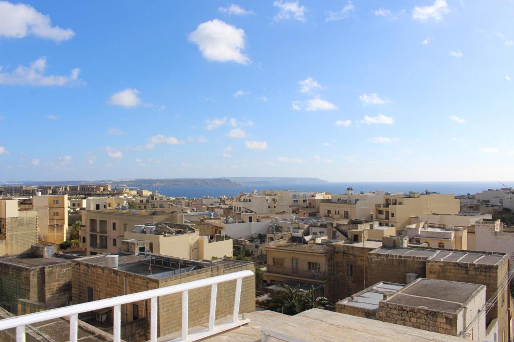 All Nations Holiday Home - 9