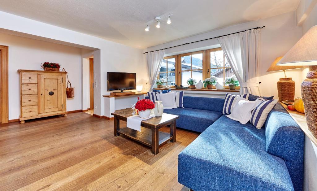 TV a/nebo společenská místnost v ubytování Hotel Föhrenhof