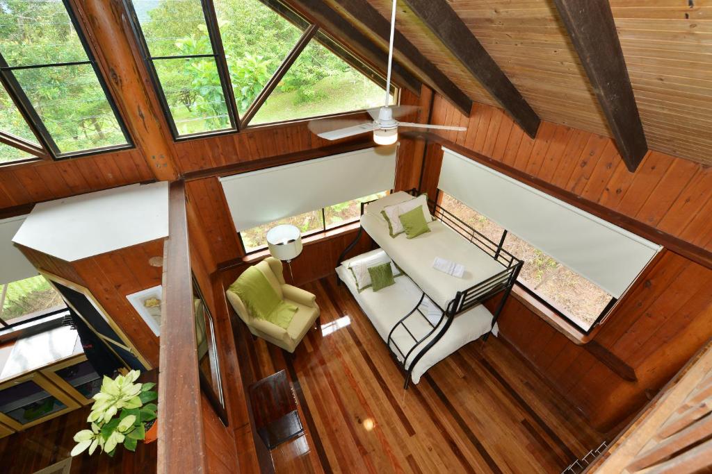 Posezení v ubytování Tea Tree Cottage