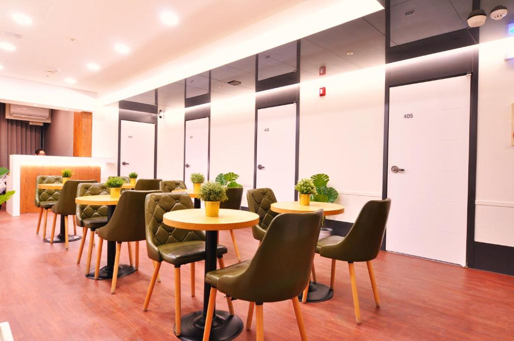 Posezení v ubytování OYO Hostel Myeongdong 3
