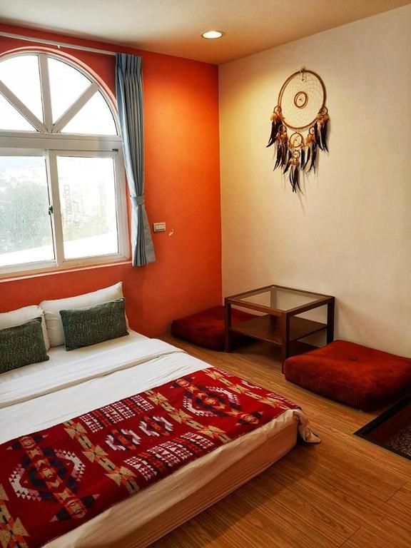 Una cama o camas en una habitación de Rusty B&B