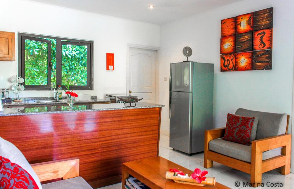 Kuchyň nebo kuchyňský kout v ubytování Surf Tropical Villa Takamaka