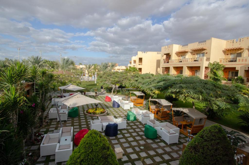 Swiss Inn Pyramids Golf Resort - 11