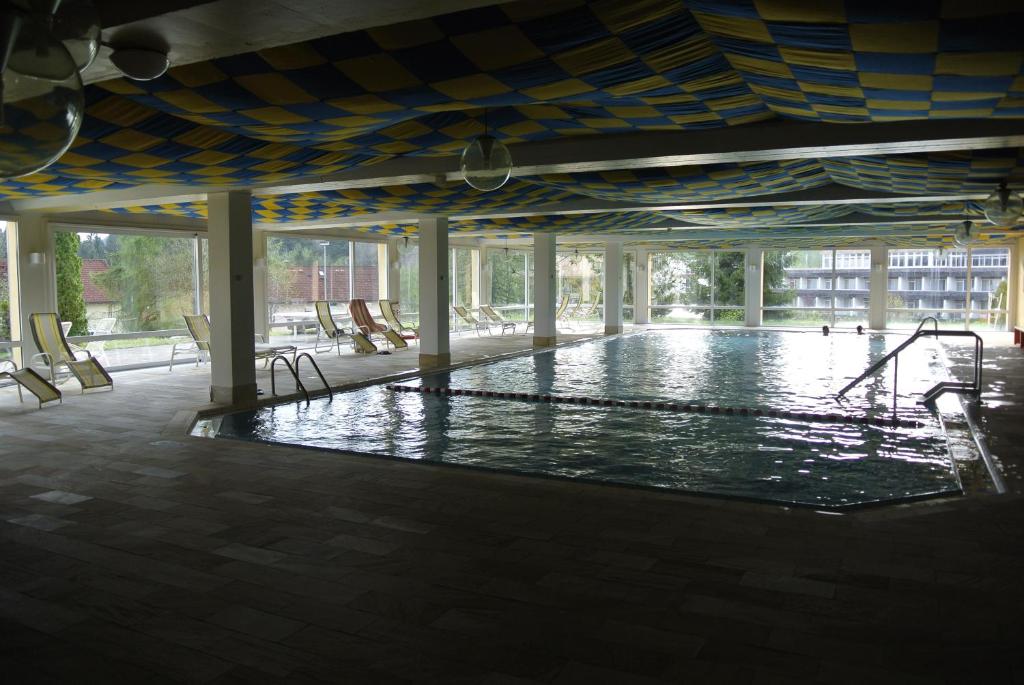בריכת השחייה שנמצאת ב-Rosenalm - Appartement 30 או באזור