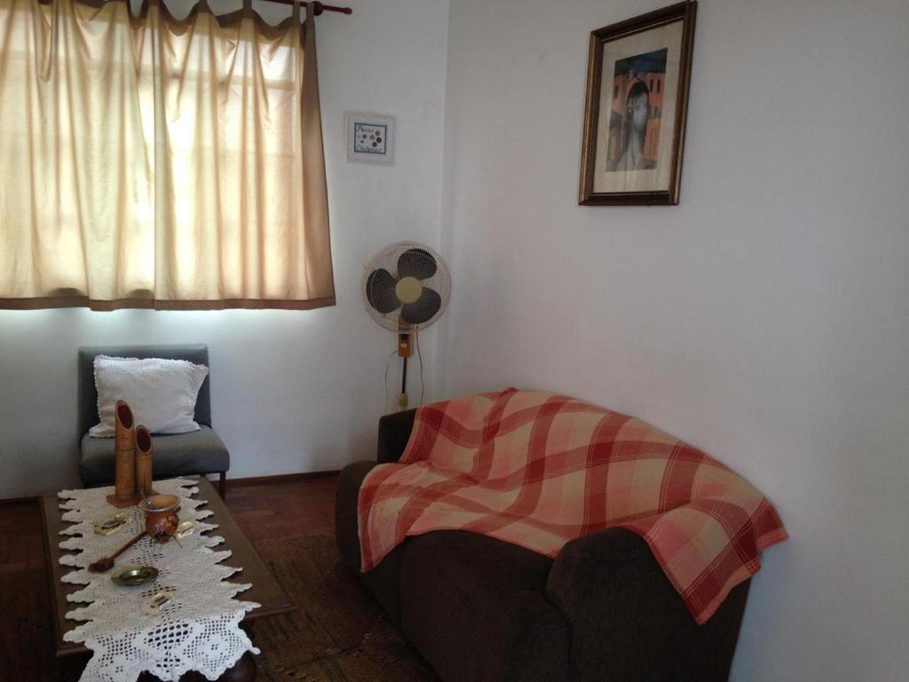  casa com piscina no centro da cidade