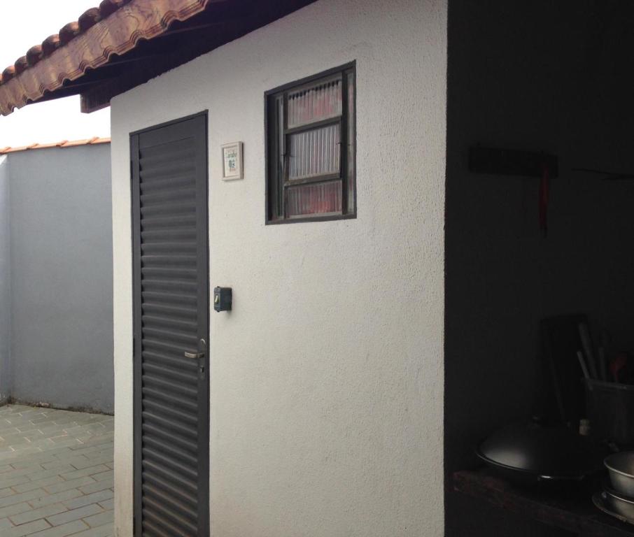  casa com piscina no centro da cidade