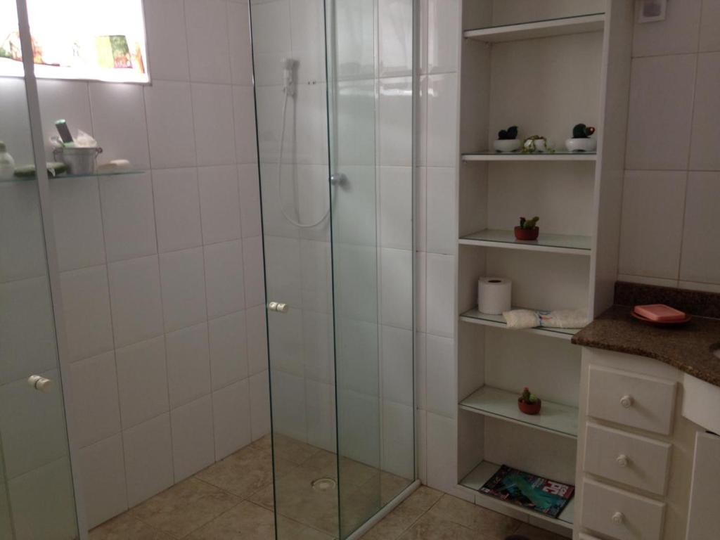  casa com piscina no centro da cidade