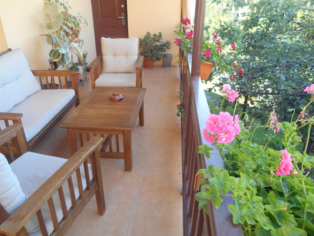 Zahrada ubytování Tinikos Guest House