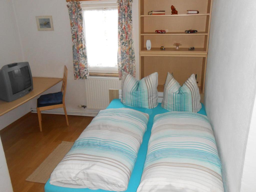 Postel nebo postele na pokoji v ubytování Landgasthof Oberlander