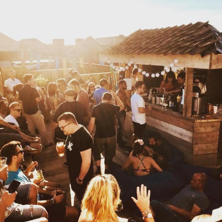 Hosté ubytování The Dark Horse Pub