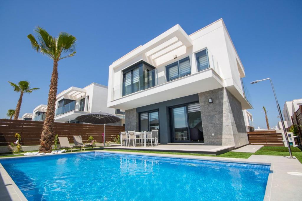 Villa BALI 3032, Vistabella – Bijgewerkte prijzen 2022