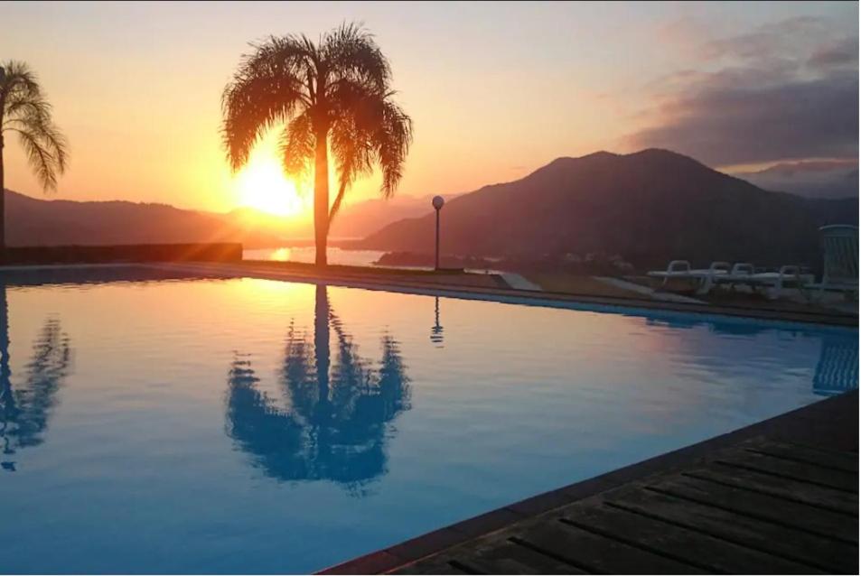  Apto Condomínio Varandas de Ubatuba - Vista Incrível