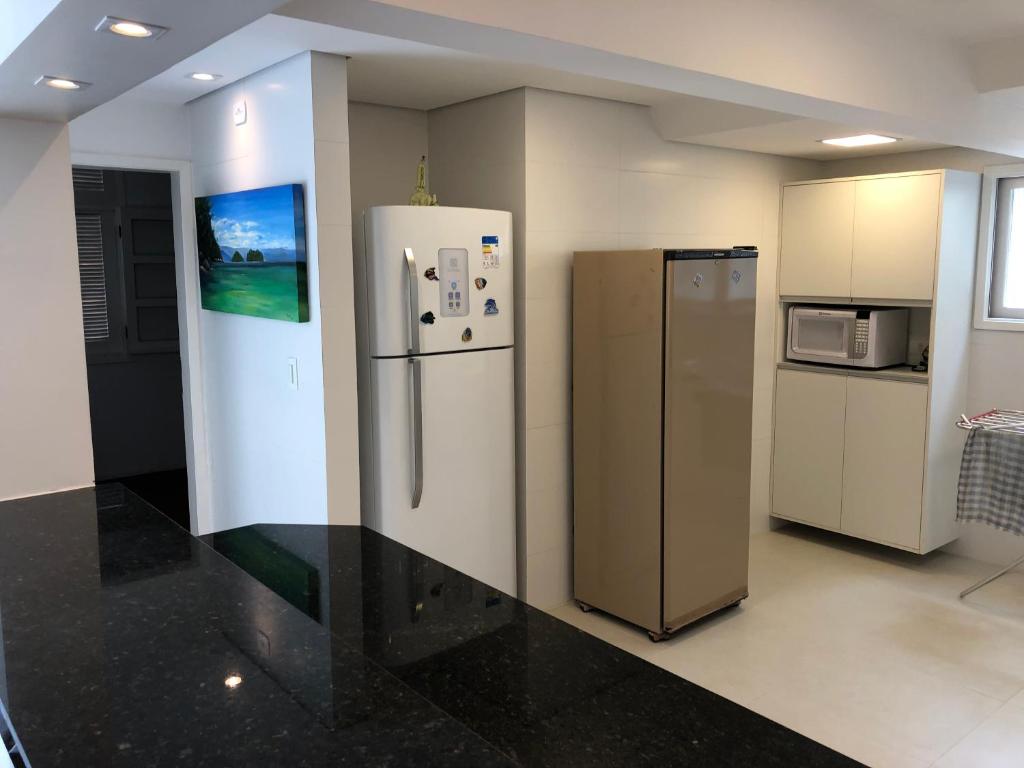  Apto Condomínio Varandas de Ubatuba - Vista Incrível