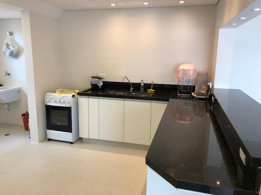  Apto Condomínio Varandas de Ubatuba - Vista Incrível